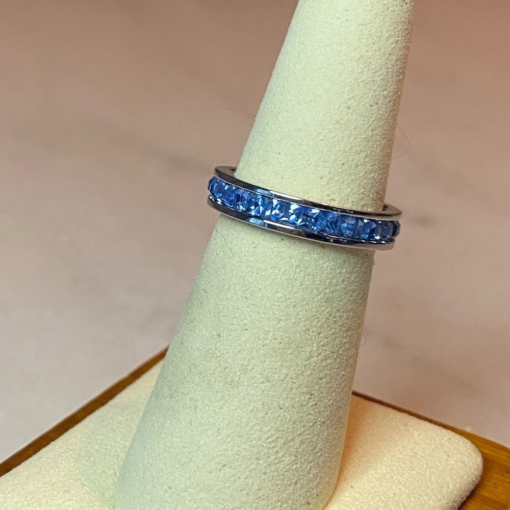 Stainless Steel Blue Carbon Fiber Inlay Band Ring – Unisex Size 6